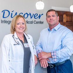Chiropractic Spring Grove IL Nurse Practitioner and Doctor Team